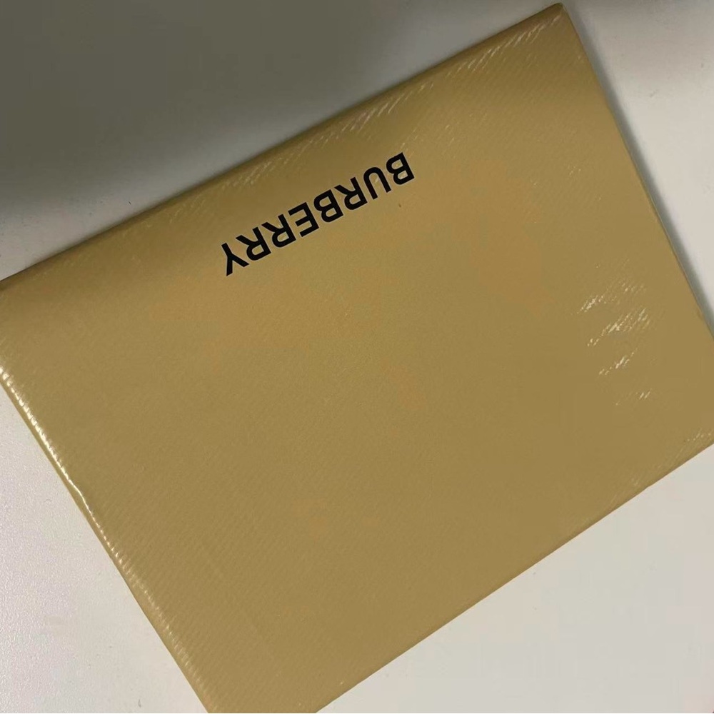 Burberry Gold Monogram Ornaments set - Picture 6 of 7